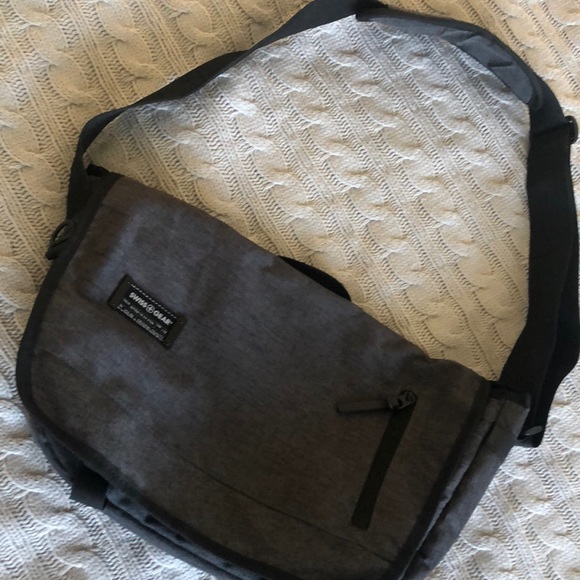 Swiss Gear Crossbody Messenger Bag for laptop/books - Heather grey & black - Picture 5 of 16
